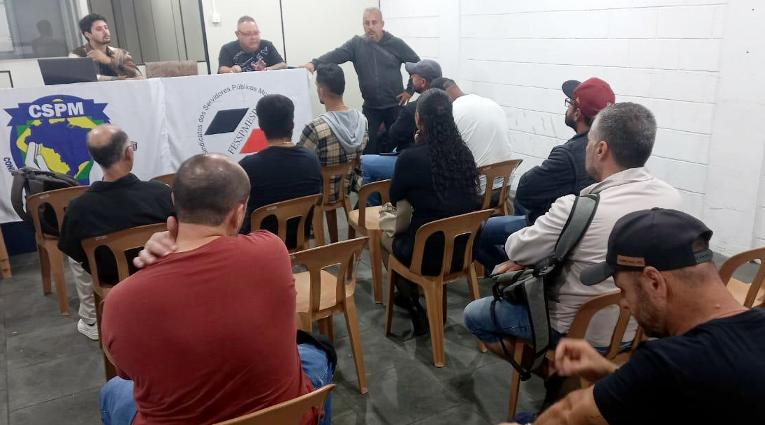 Sindicato reforça luta por 40% de insalubridade aos Coveiros em reunião com os associados. Nossa luta é contínua!