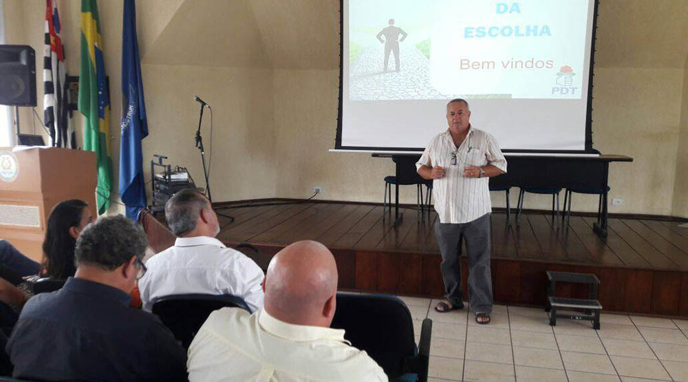 Guarujá | Dirigentes da Regional Praia Grande debatem a atual conjuntura