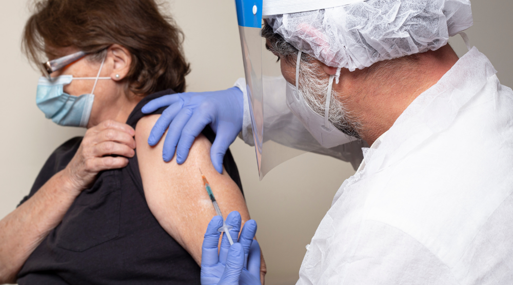 Suzano recebe novo lote de vacinas contra a Covid-19 para gestantes e idosos de 64 anos