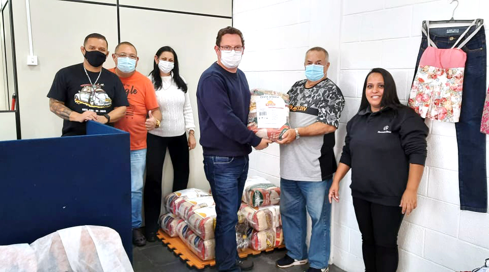 Ação solidária do Sindicato arrecada 12 cestas básicas para famílias carentes de Suzano