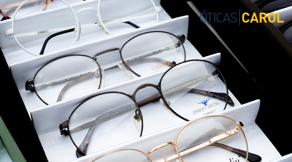 Óticas Carol | Associados garantem até 12% de desconto na compra de óculos completo